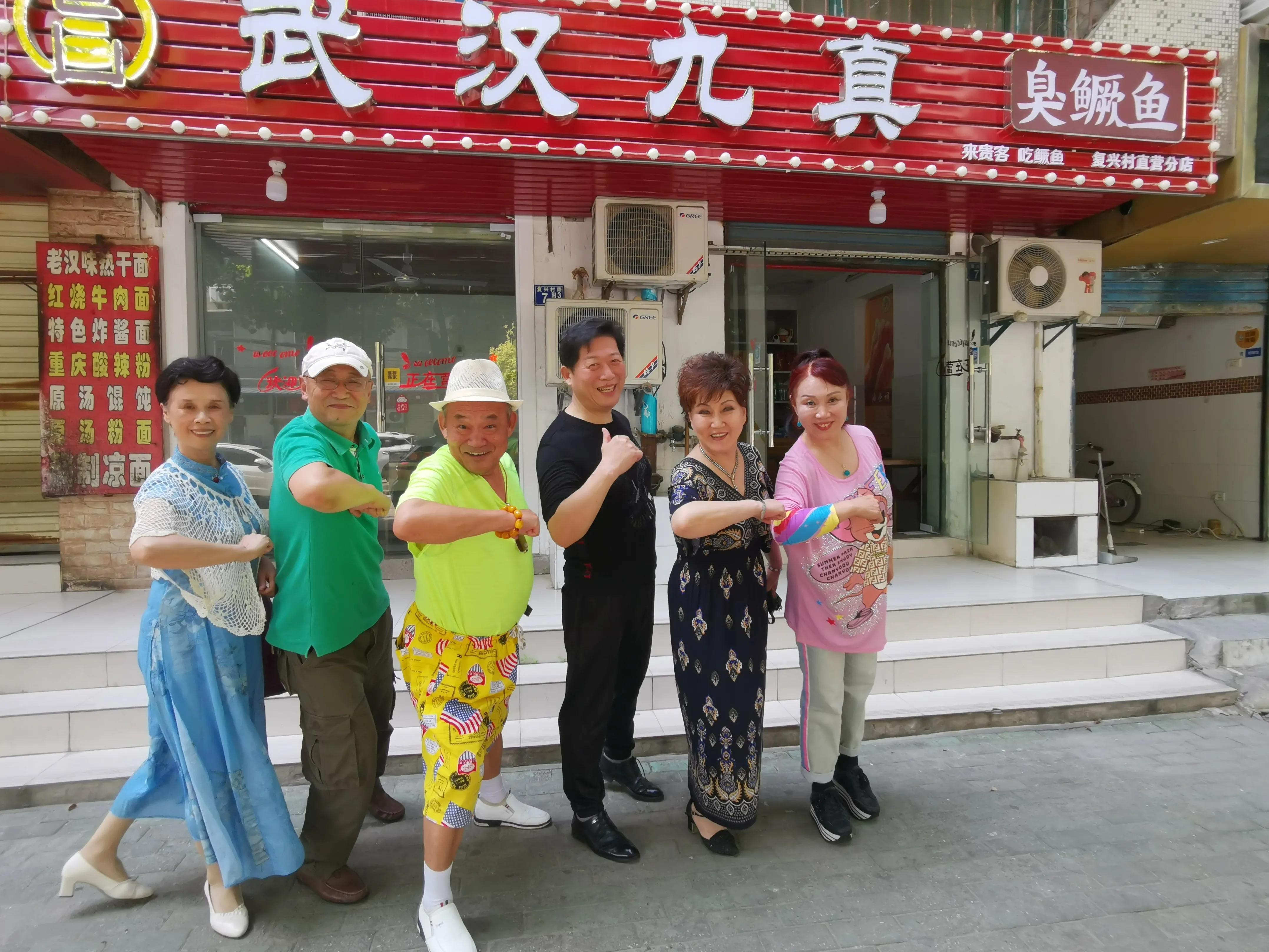 囯家一级演员罗汉明声情并茂的演出获得一致好评