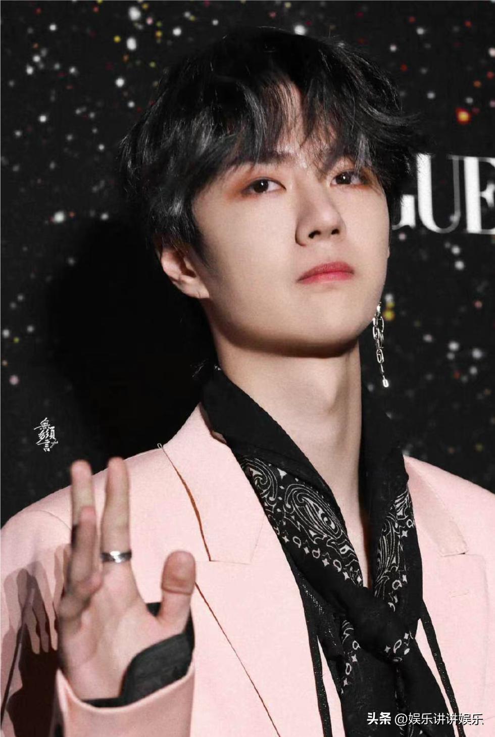 王一博街舞总决赛粉丝直拍,街舞现场王一博粉丝