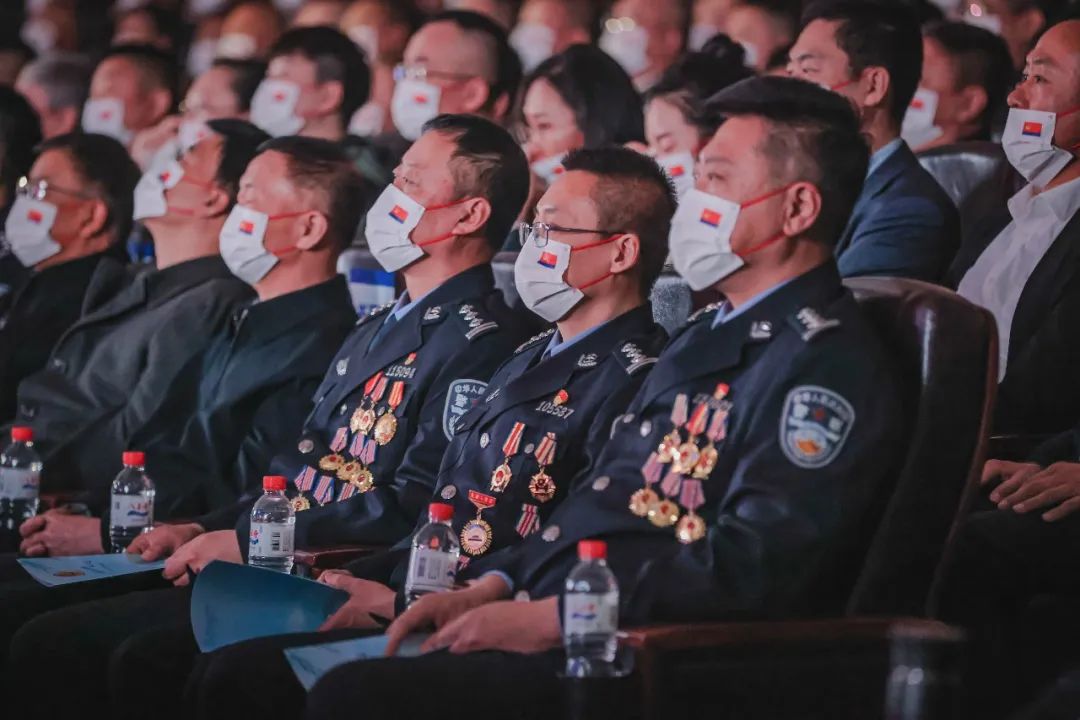 #致敬公安英雄##2023清明祭英烈#致敬·缅怀·奋进丨沈阳市公安局举行2023年清明主题诗文咏诵会