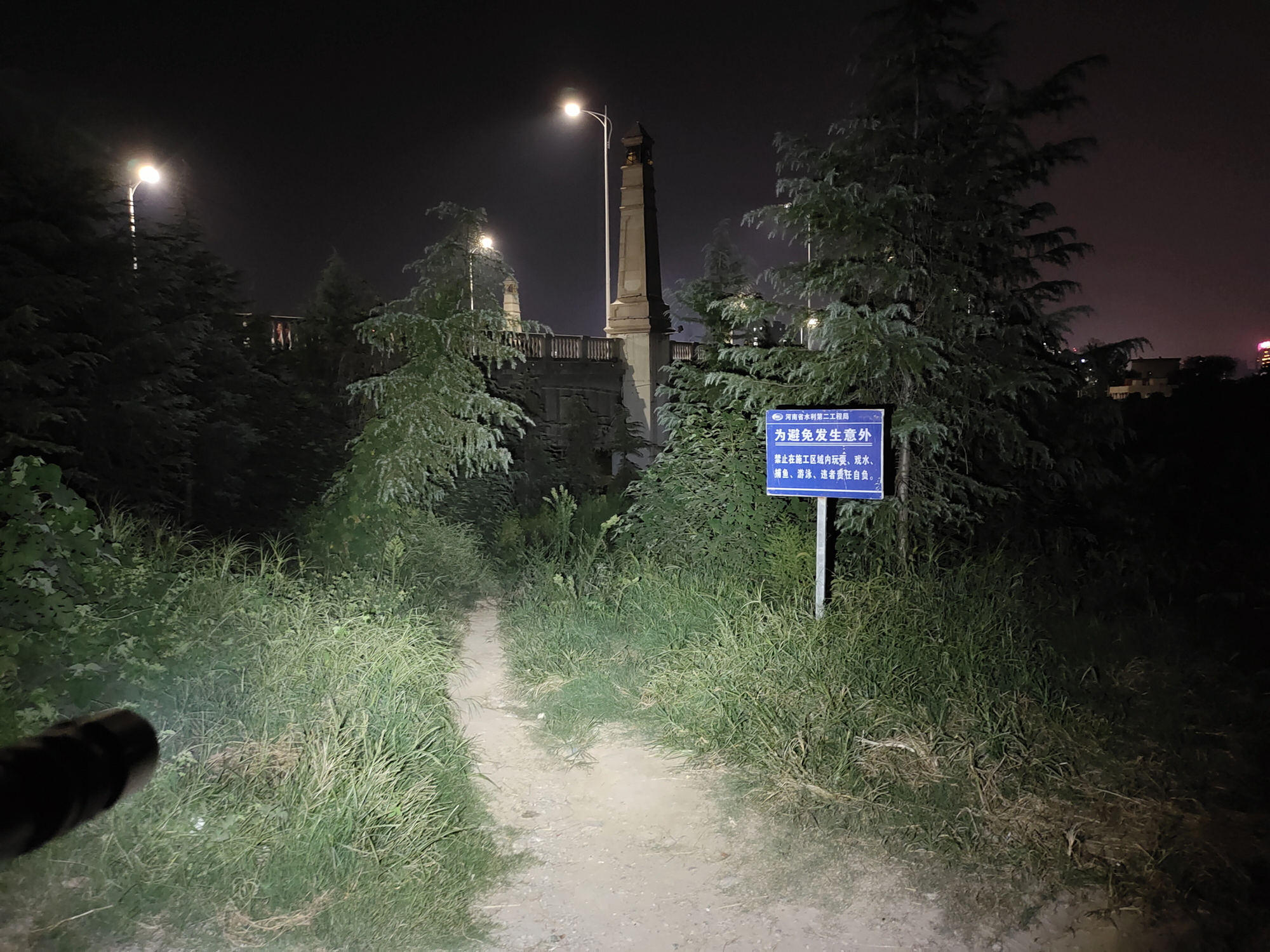 亮度提升，使用舒心！Olight傲雷指挥家Baton3pro手电体验