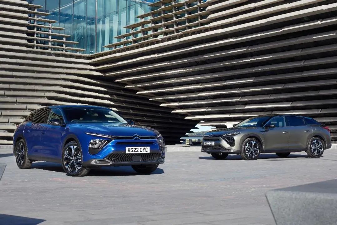 汽车三言社|凡尔赛C5X揽获英国“2023最值得购买”奖