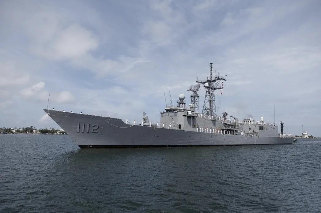 台湾海军军舰生锈视频,台湾锈迹斑斑的护卫舰