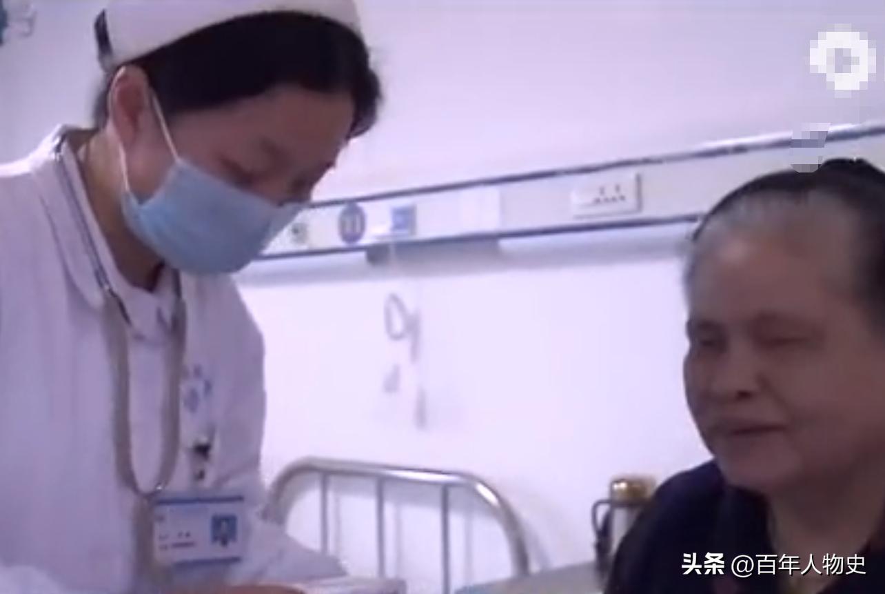 脑瘫男孩被丢给奶奶照顾,13岁孩子瘫痪在床