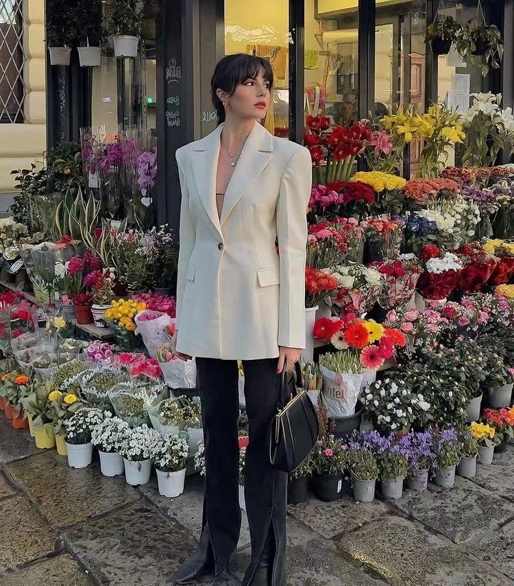 不会化妆怎么提升气质呢,不爱化妆的女生适合什么打扮