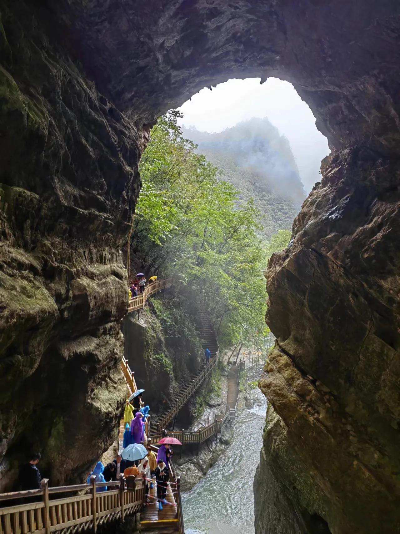 【探访野人故乡---神农架】之十四天生桥大自然最牛的营造