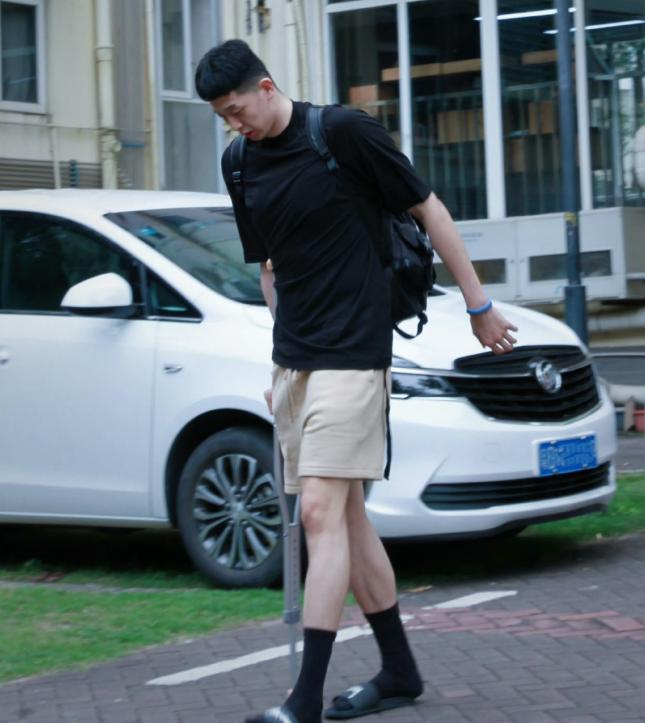 因伤病退出现役,又一球员因伤退出世界杯