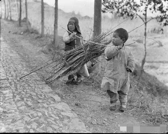 忆母恩悼念图片,戏曲民间悲曲忆母恩