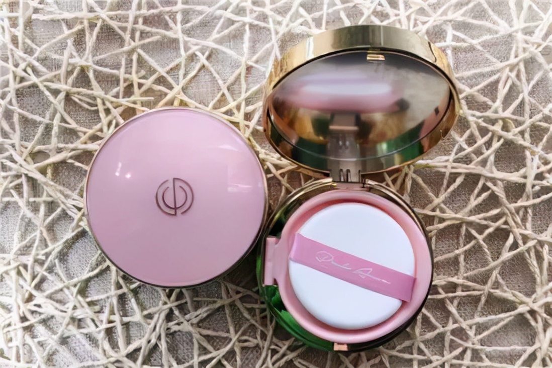 气垫粉底液和瓶装粉底液的区别,cpb钻光粉底液与气垫粉底液