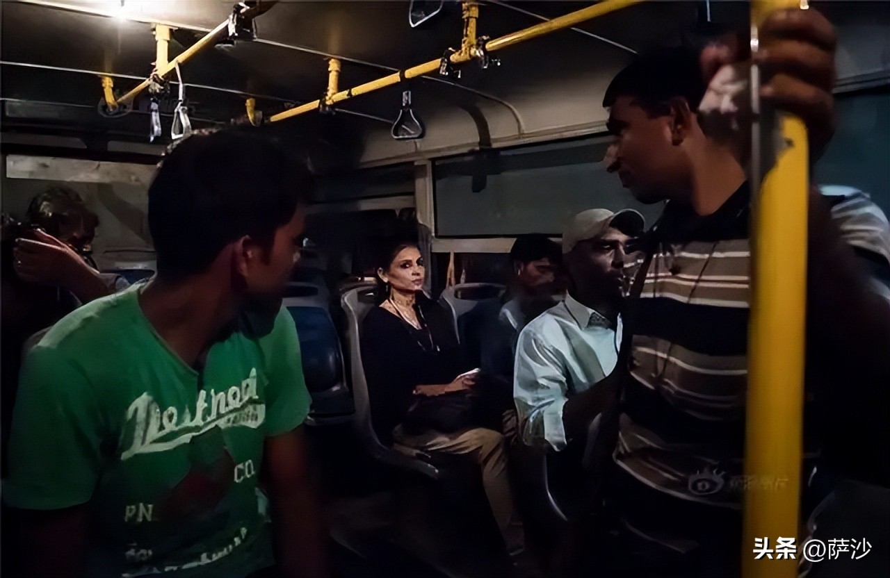 印度女医学生惨遭六人轮奸*杀虐**：2012年12月16日印度黑公交轮奸案