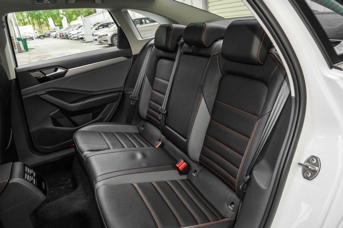 23款威朗pro乐享版对比22款速腾,别克威朗pro533t和14款轩逸对比