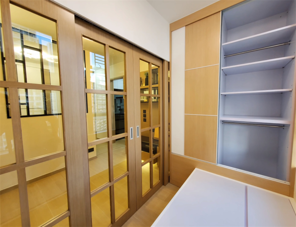 香港蜗居30平米一家三口穷开心,香港一家三口蜗居30平