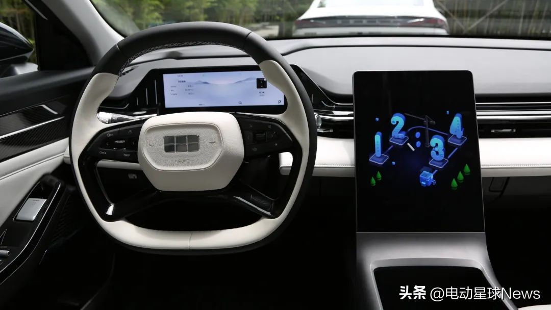 十万出头新能源吉利银河l6,吉利银河l6龙腾版125kmplus油耗