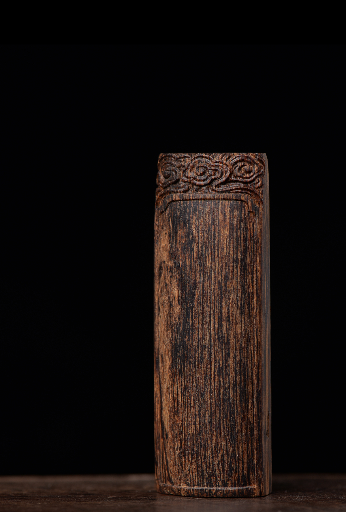 加里曼丹沉香雕件值钱吗,明清奇楠沉香顶级圆雕件