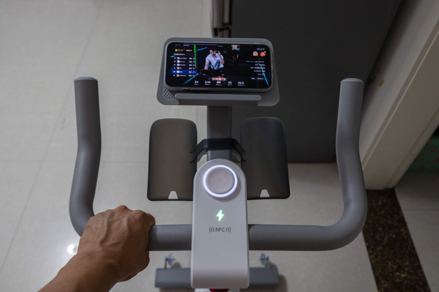 野小兽动感单车m1ev和m2什么区别,高效低冲击燃脂