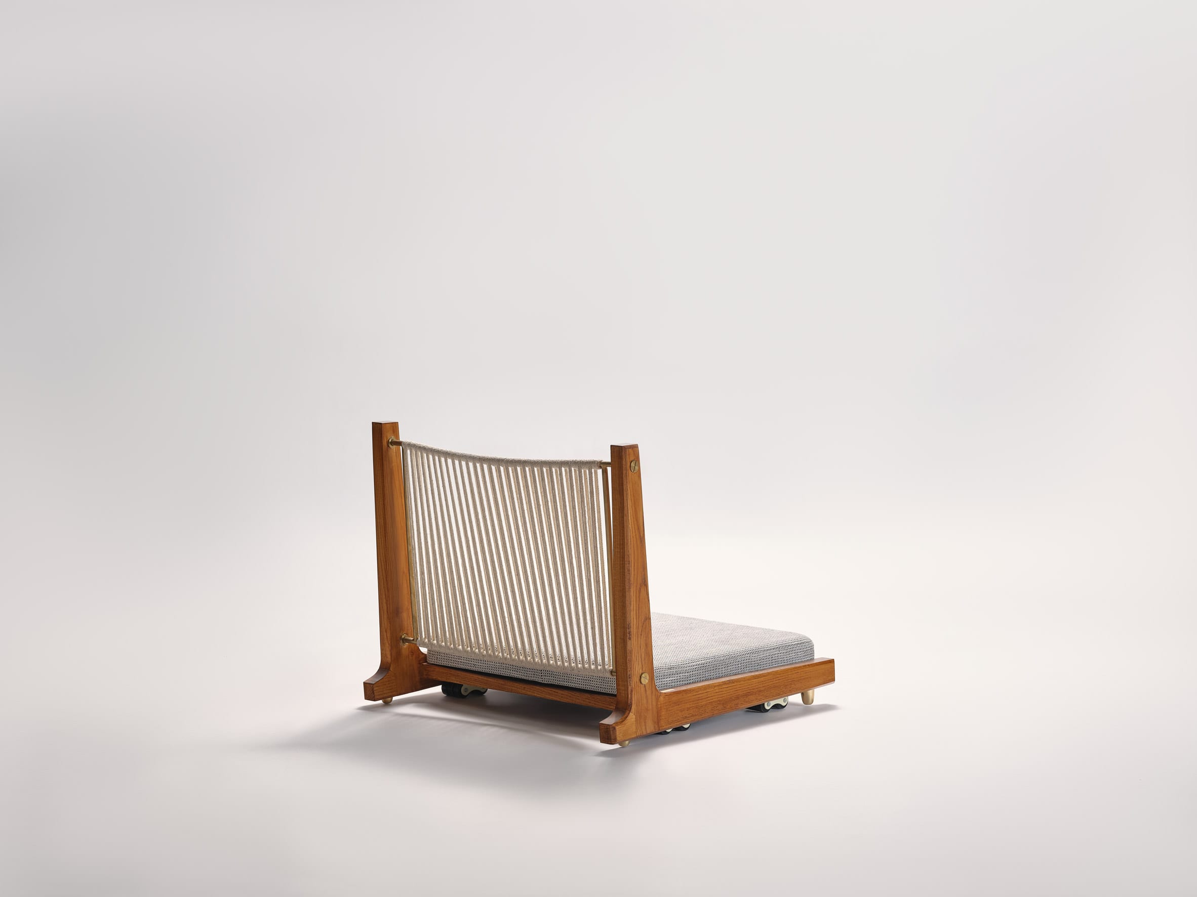 2021在时尚中创意，Dazeen陈列室12款椅子作品赏析