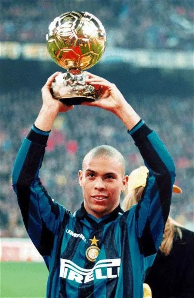 46岁罗纳尔多近况,罗纳尔多职业生涯加盟的俱乐部