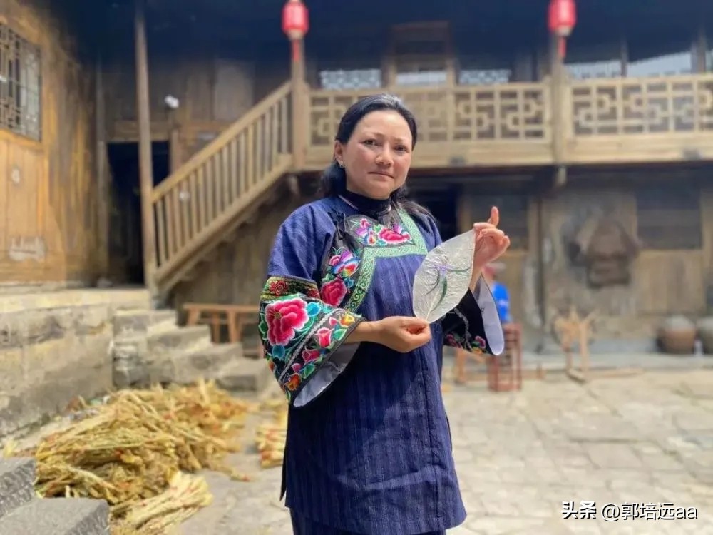 靠树叶一年赚8000万,一片树叶卖7000元