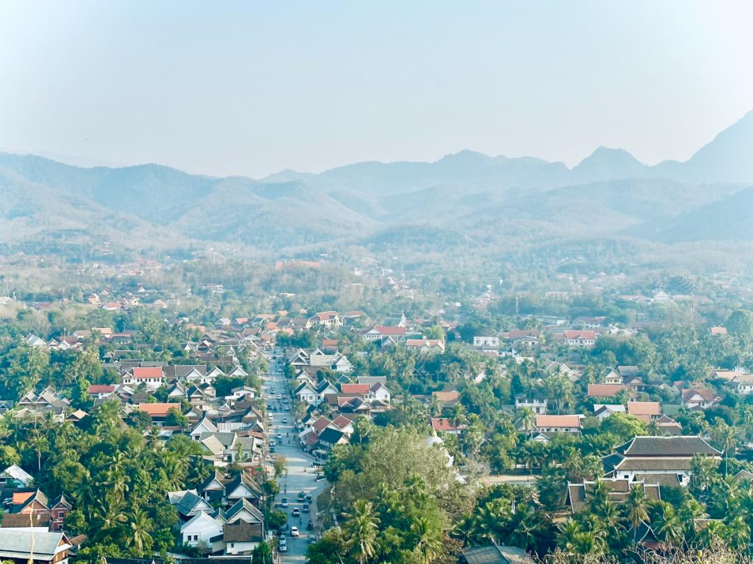 如何乘坐中老铁路到老挝,乘坐中老铁路怎么通关