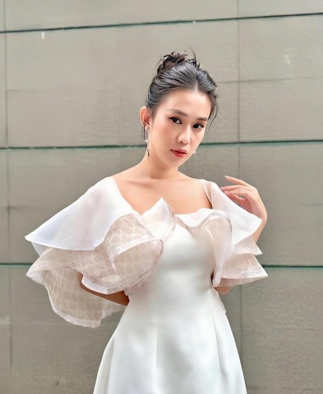 越南网红前十名姑娘,越南最漂亮十大美女明星