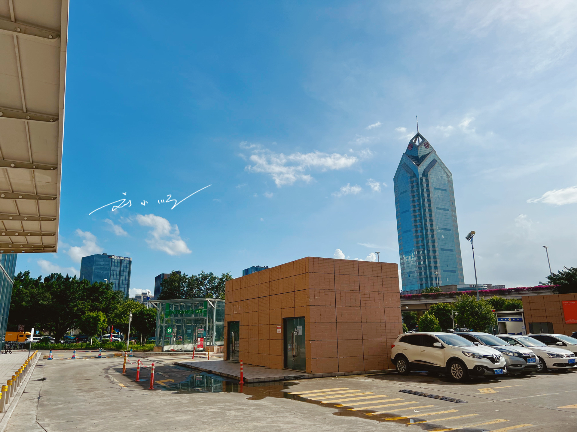 番禺广场地铁哪个出口有大型商场,广州番禺地铁直达的商场