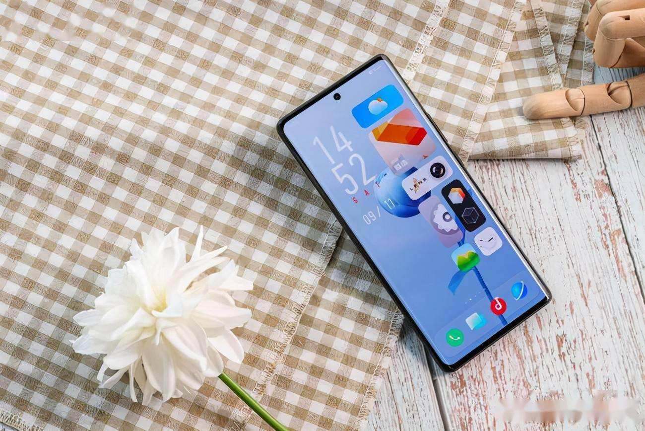 哪一款能与vivox80pro对比,24年vivox80pro值得入手吗