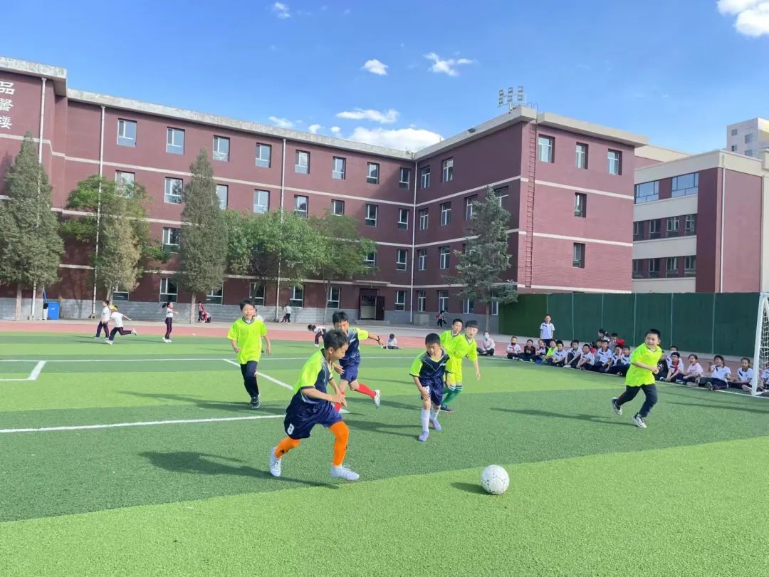 驰骋绿茵场放飞足球梦,包头市青山区哈达道小学校长杯足球赛闭幕