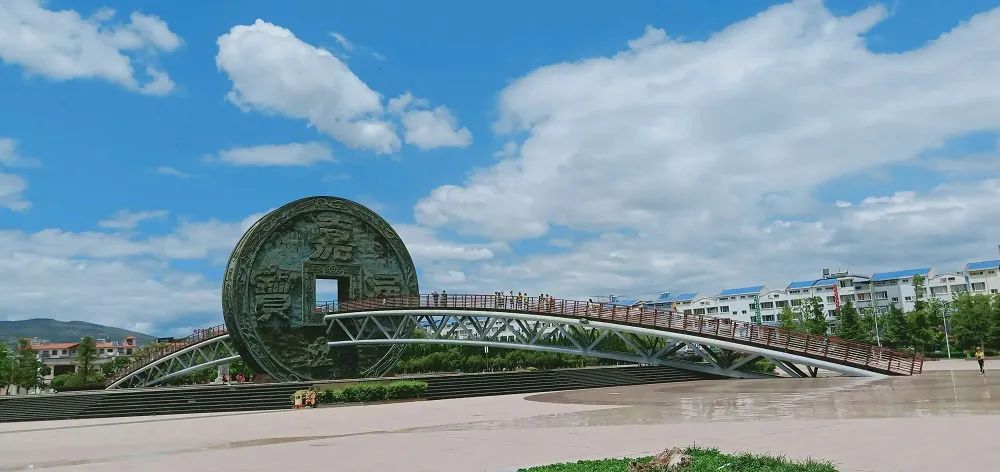 曲靖市各区县为什么发展如此均衡,曲靖市旅游资源有哪些优势