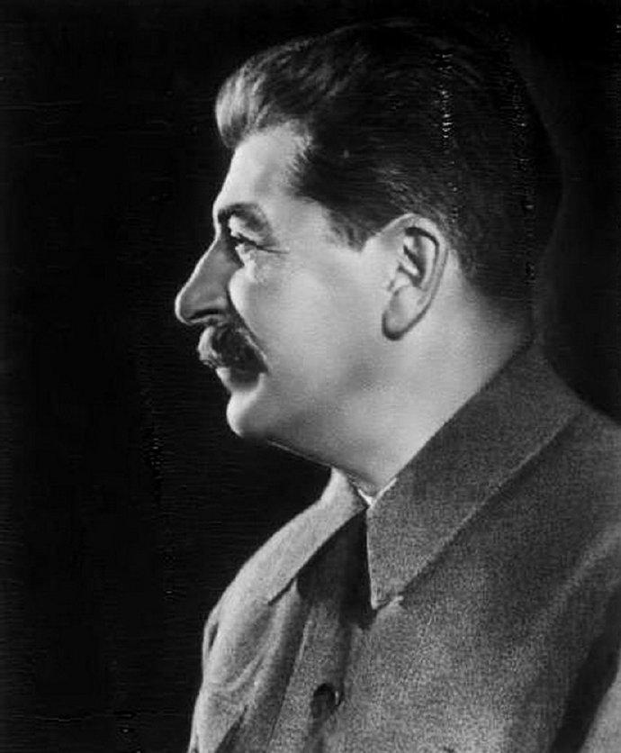 日军日记：*安妇慰**不服从管教，我很愤怒，用*刀刺**插入她的*体下**3