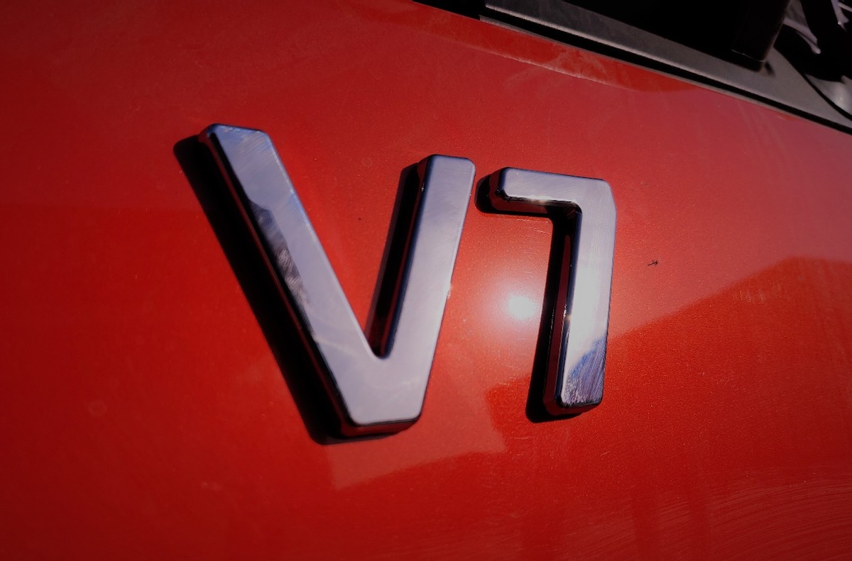 大运v7牵引车试驾,大运v7重卡牵引车最新款