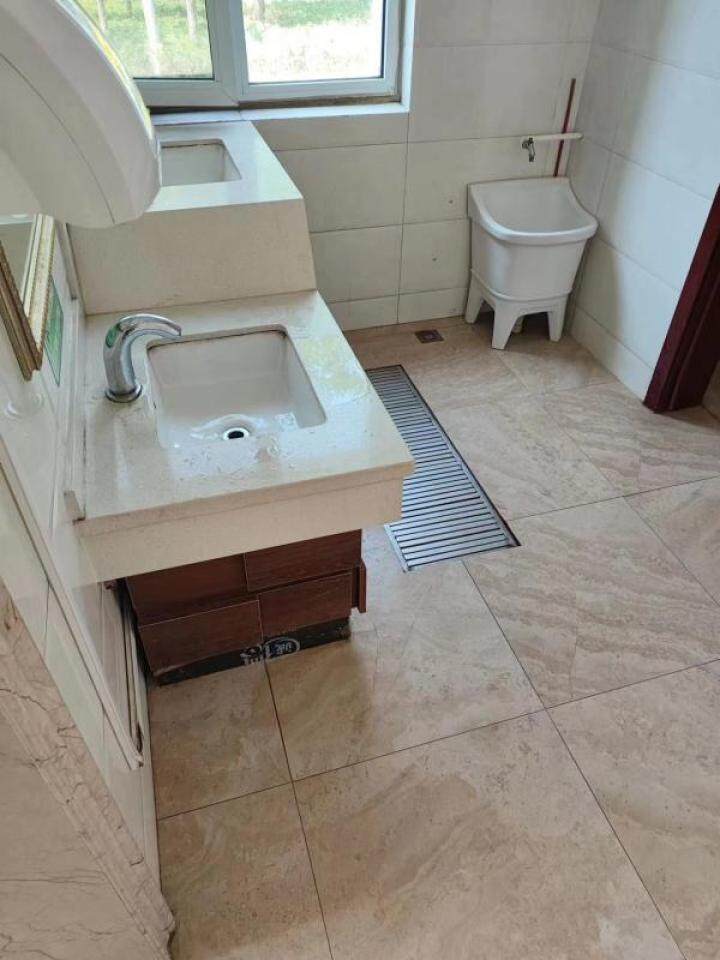 小厕所大文明焦点访谈,小厕所大民生记者走进街道公厕