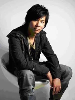 2004年流行歌曲年度十大金曲,三大名曲经典歌曲