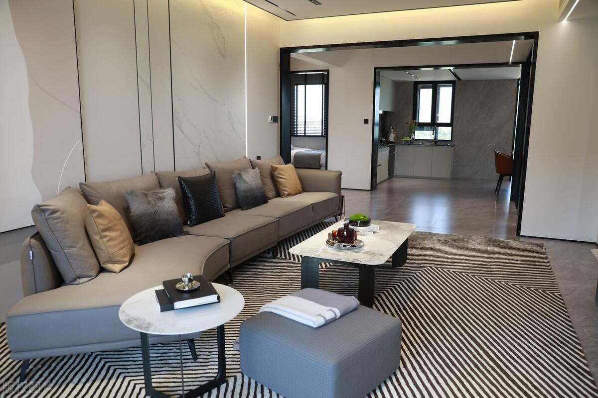 电视放在电视柜上电视柜高度多少,如何选择电视柜的高度和宽度图片