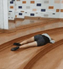 每日一笑：这个测试能说明什么？就这样怼十个手机都得破吧？