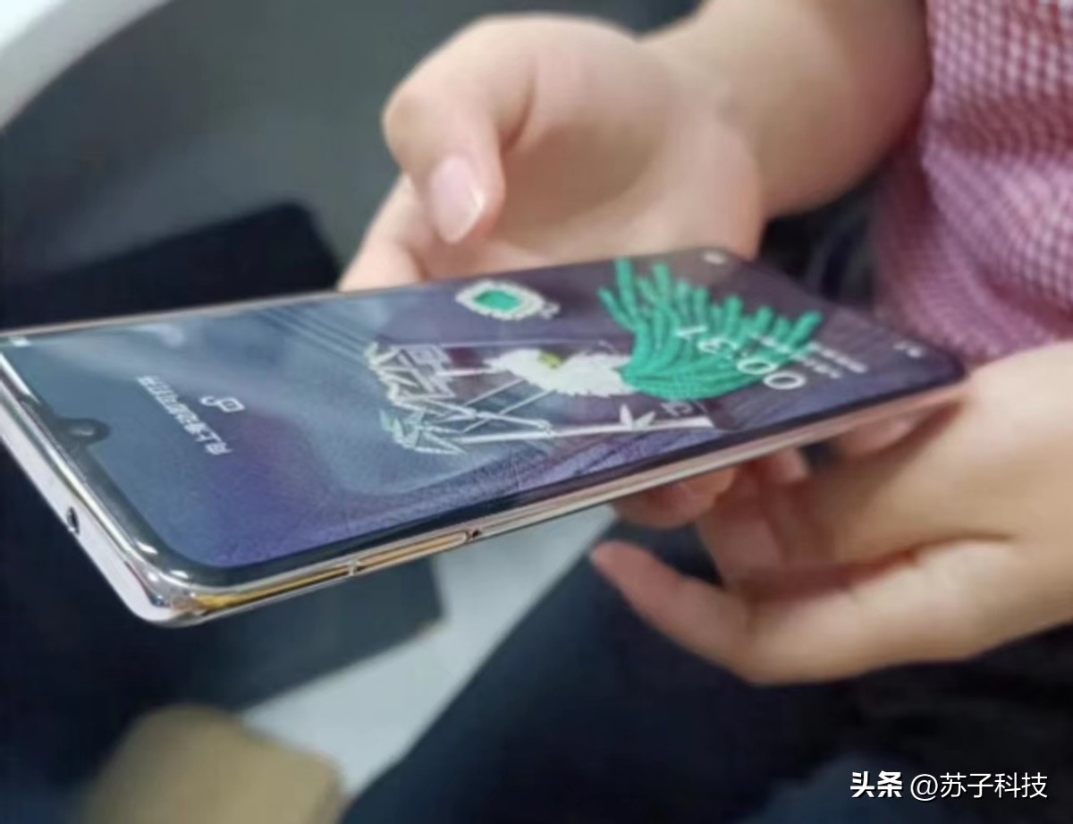 2k分辨率1080p手机,2k分辨率165hz曲面屏