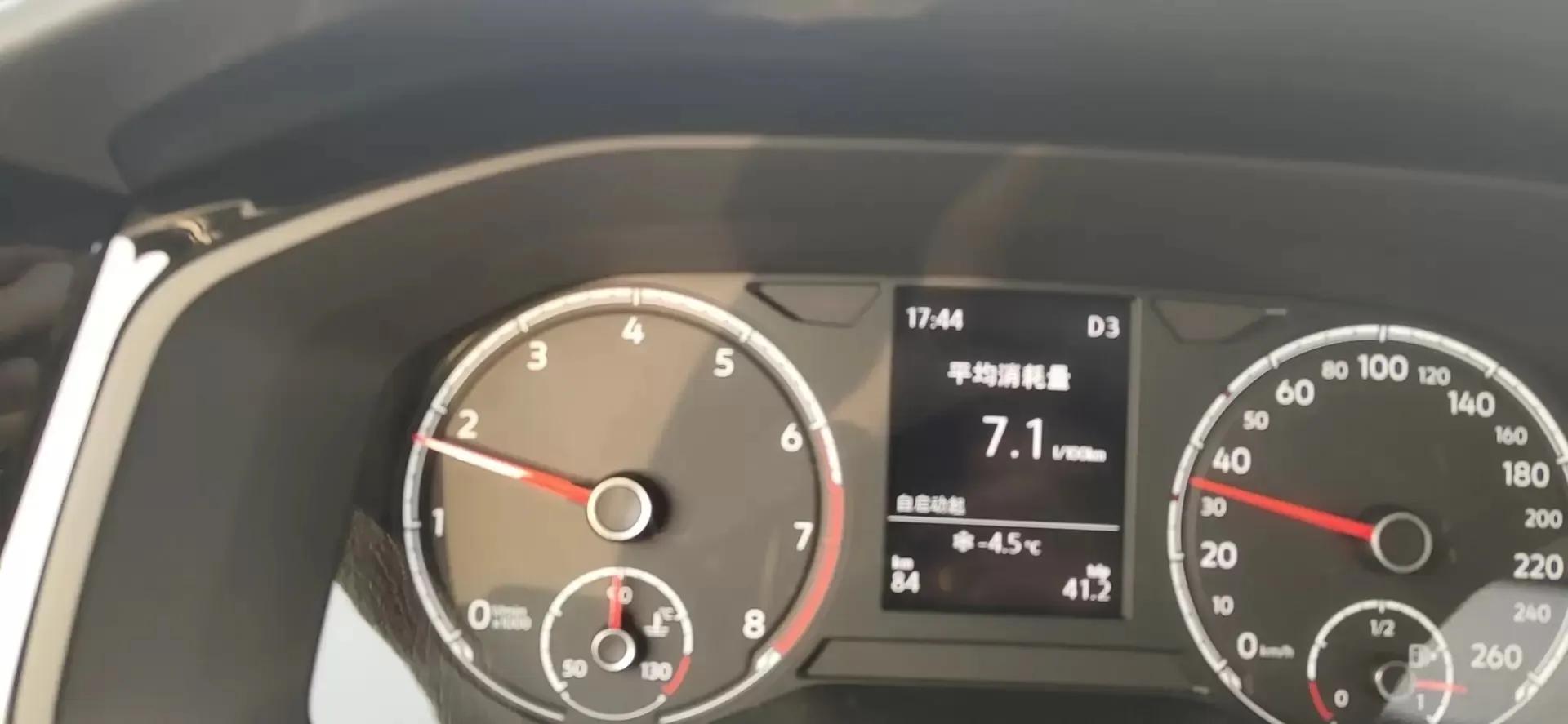 捷达vs7油耗显示功能键,捷达vs7油耗突然显示40