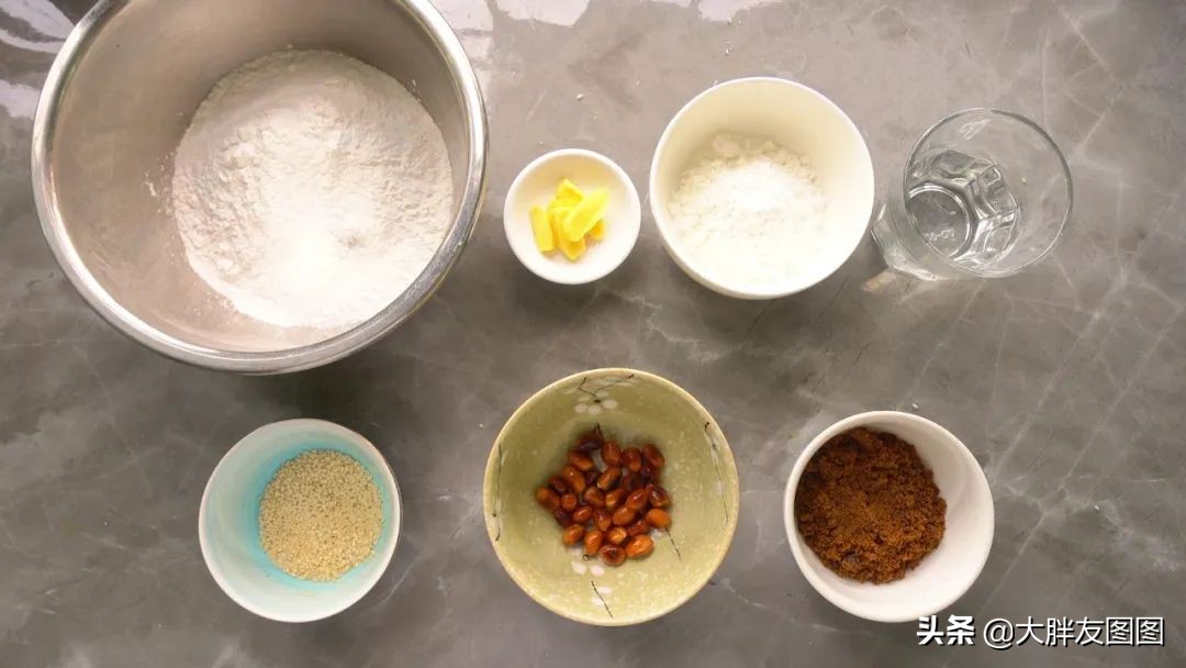 芝麻软姜糖的做法,最简单的红糖花生糖做法