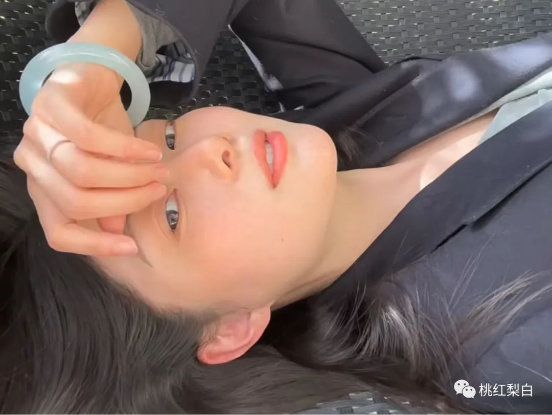 都炫耀起鸽子蛋了，她还是嫁了个假豪门？