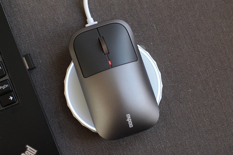 雷柏m700可充电无线鼠标,雷柏多模蓝牙鼠标怎么充电