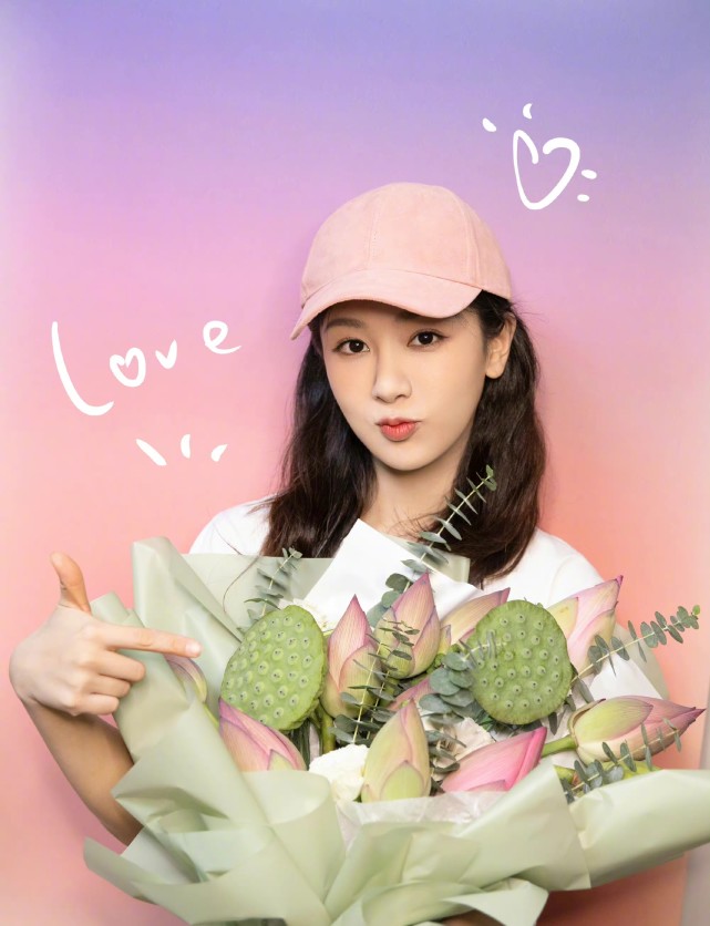 微博之夜刘亦菲身材发福仙气不在,微博之夜杨紫刘亦菲