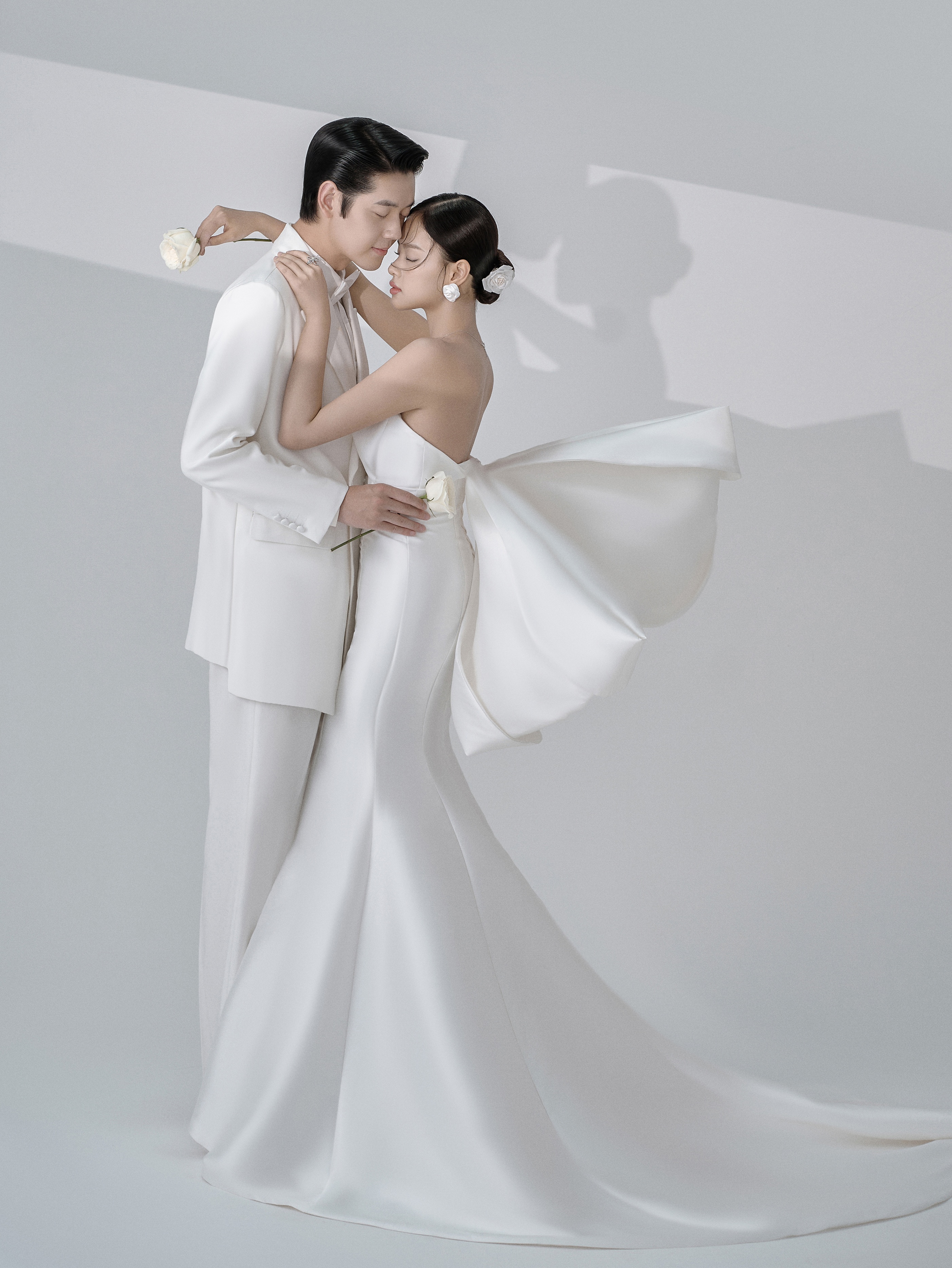 韩式贵妇风格婚纱照拍摄图片欣赏,韩式室内婚纱照姿势和表情技巧