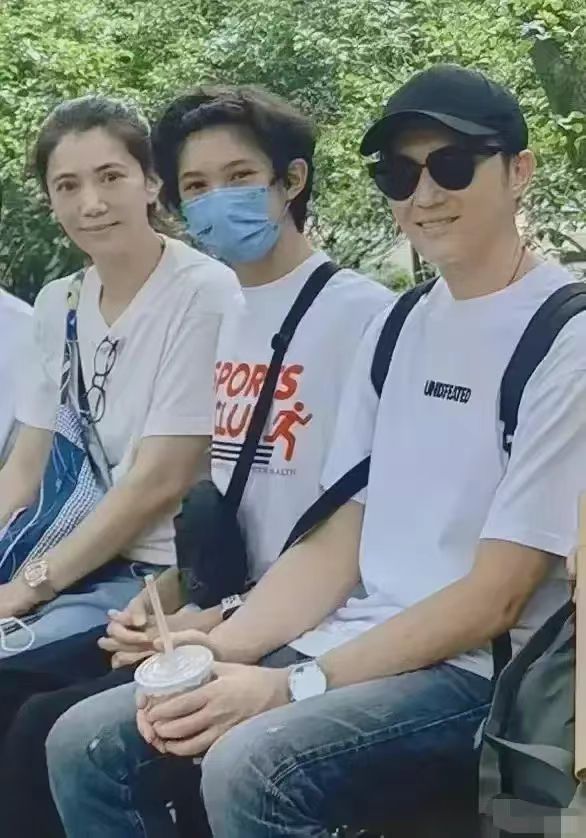 张智霖儿子最新照片,张智霖袁咏仪儿子是混血吗