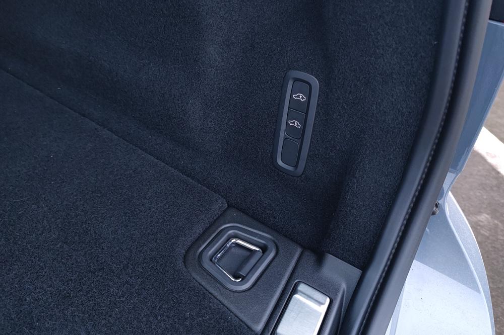 沃尔沃v60旅行车和xc60,新款沃尔沃xc60用车体验