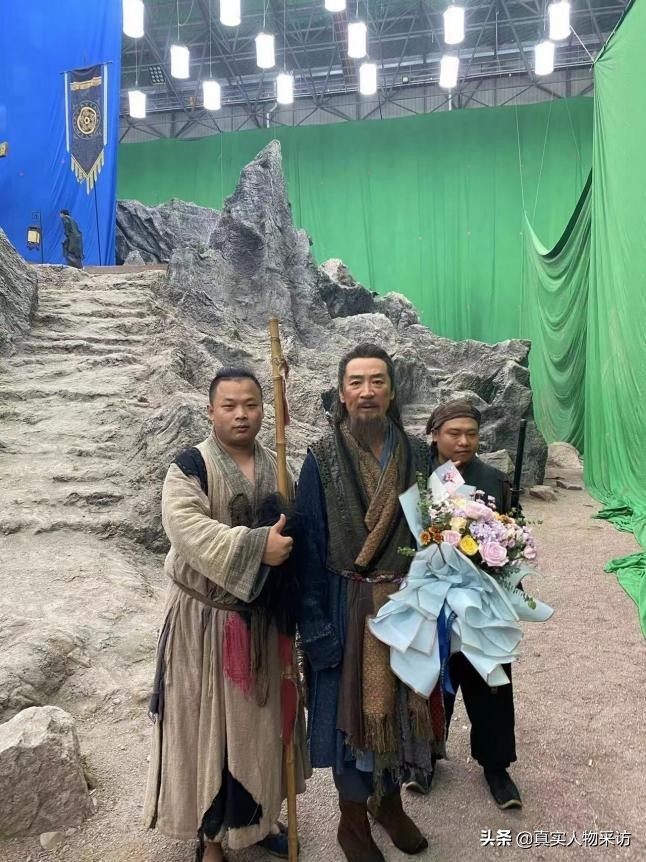 我,90后,小学学历的保安,从月入400到10000,只因做对3件事