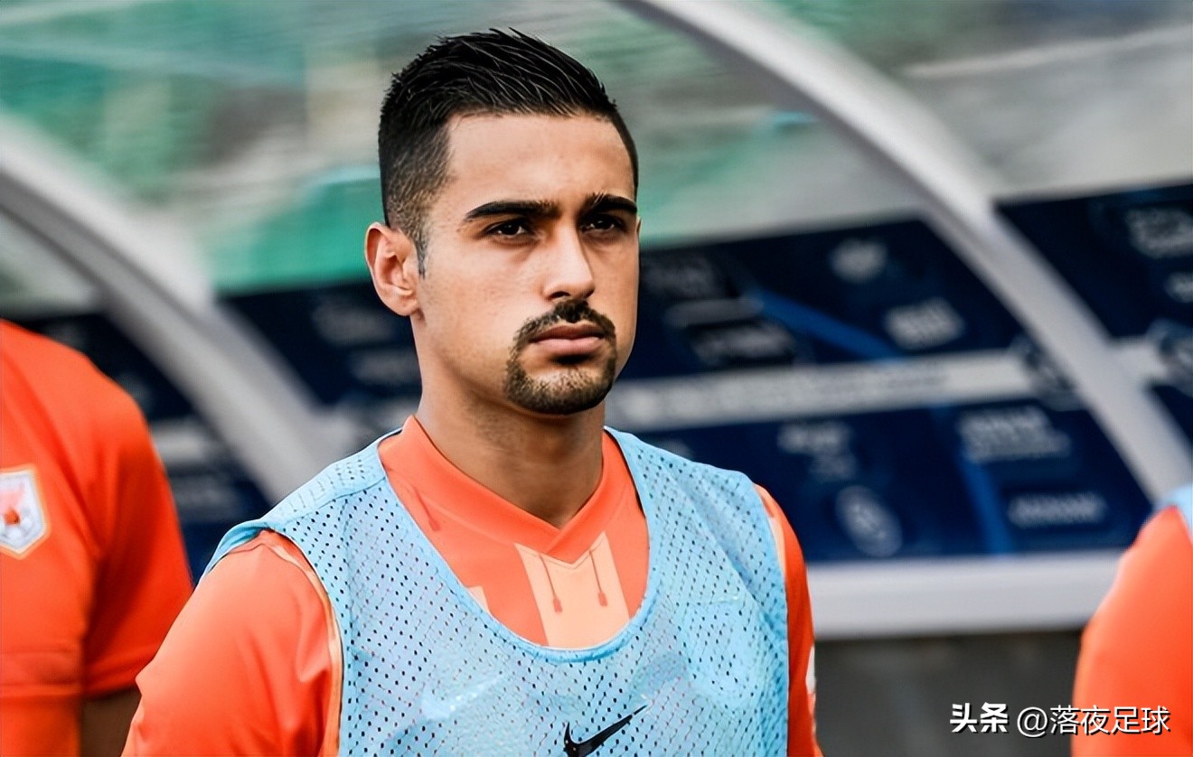 又送别人嘉年华！泰山水货5场轰7球，已成别人锋线王者！