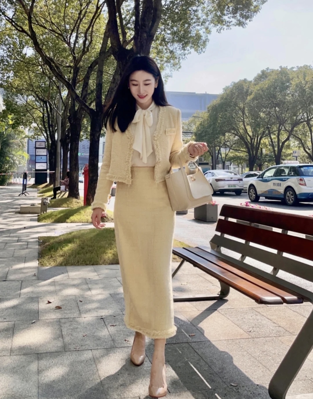 小香风半身裙怎么穿出高级感,小香风半身裙中长款搭配