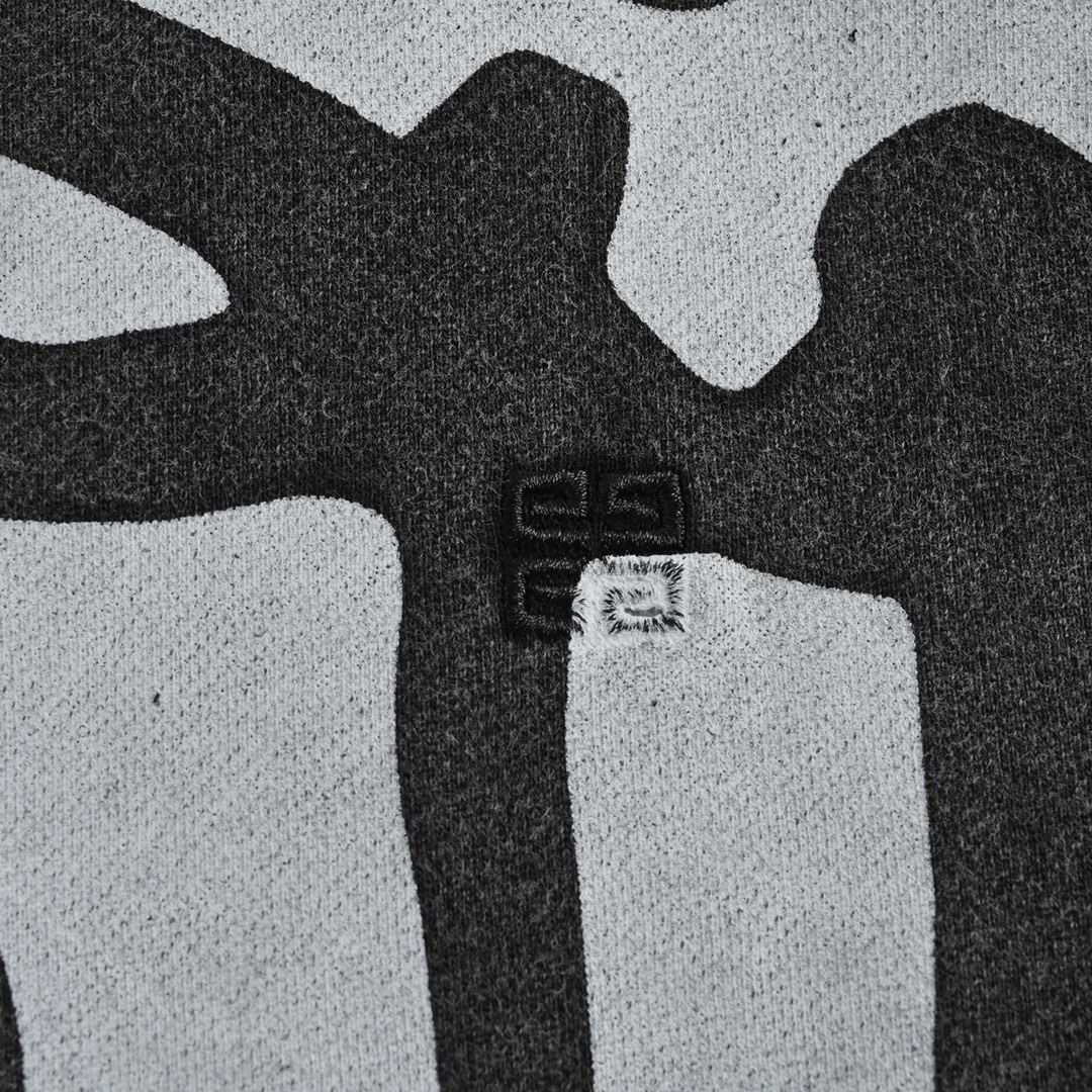 GIVENCHYChito联名系列涂鸦狗头印花水洗连帽卫衣极度舒适