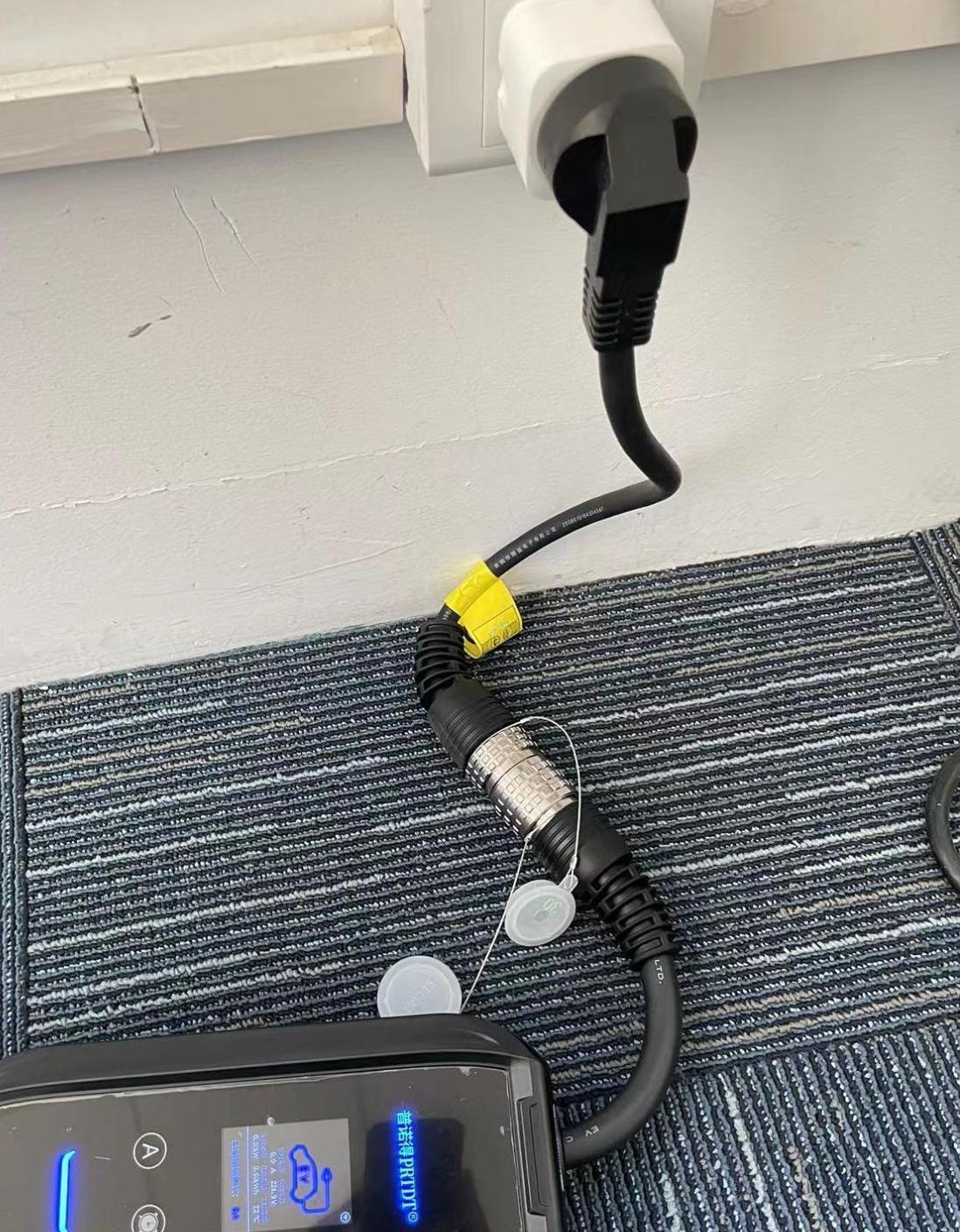 智己l7采用哪种充电方式,智己l7充电教程