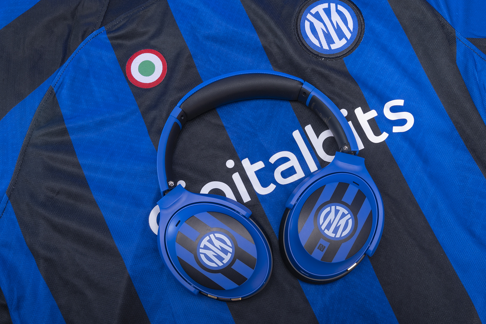 足球是圆的后续,足球是圆的纪录片