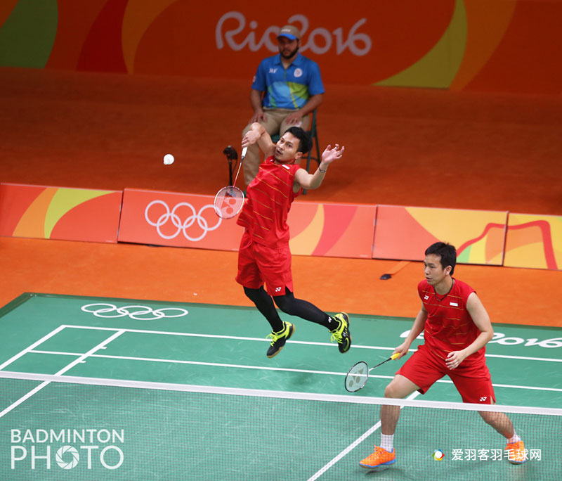 十大公认高端羽毛球球拍,盘点羽毛球队员用的羽毛球拍