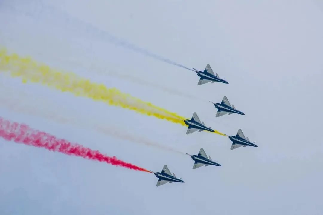 追梦空天凌云志振翅鸿雁赋能时——首都师范大学附属中学育鸿学校